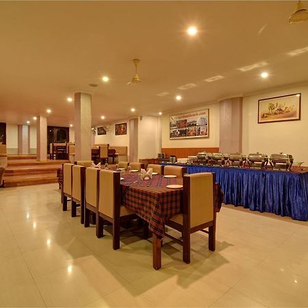 Hotel Savera Palace เมาท์อาบู ภายนอก รูปภาพ
