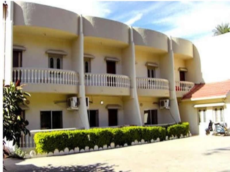 Hotel Savera Palace เมาท์อาบู ภายนอก รูปภาพ