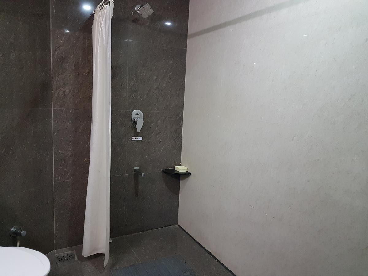 Hotel Savera Palace เมาท์อาบู ภายนอก รูปภาพ