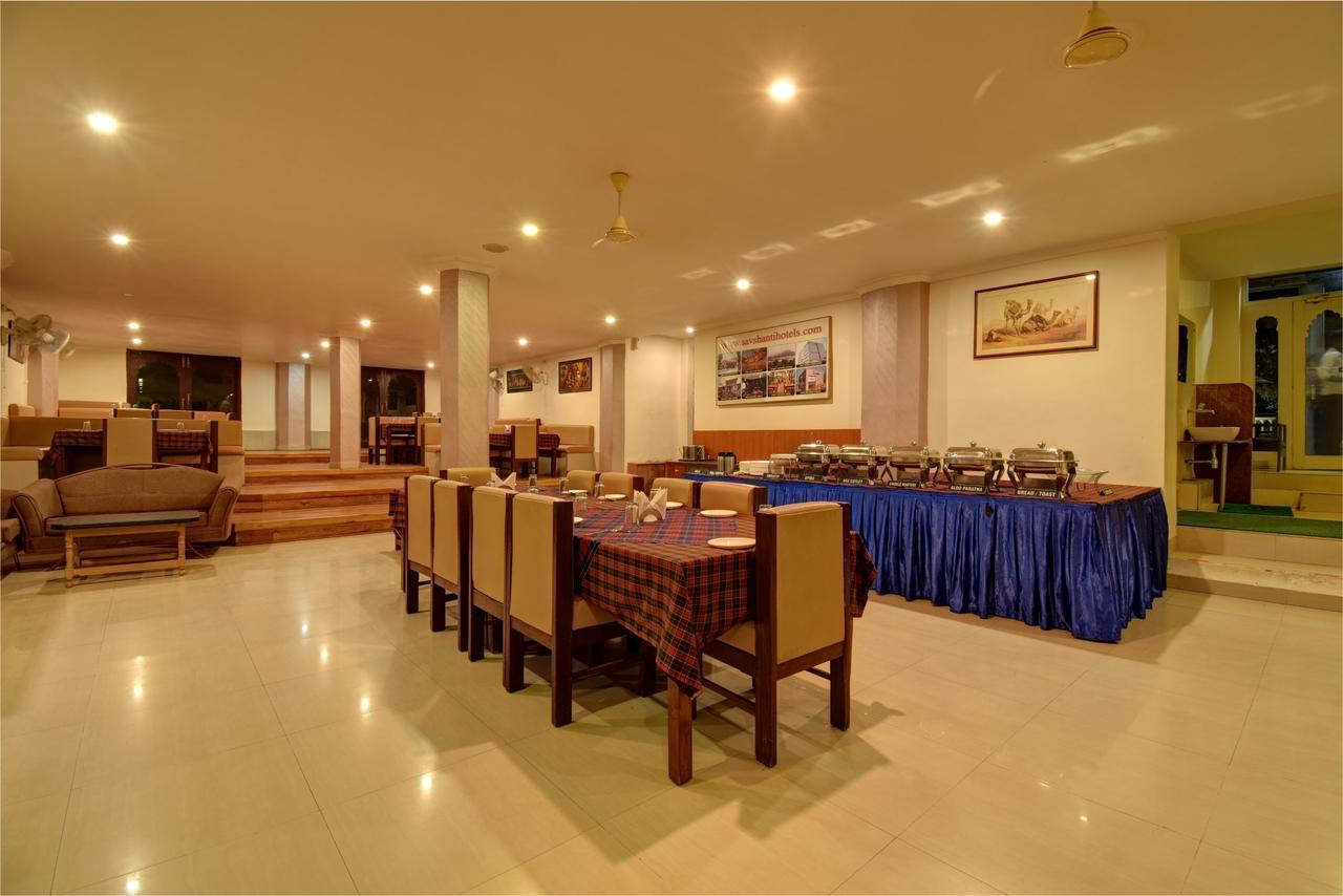 Hotel Savera Palace เมาท์อาบู ภายนอก รูปภาพ